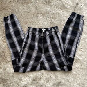 BP black and white plaid parachute pants w cargo pockets and elastic waist